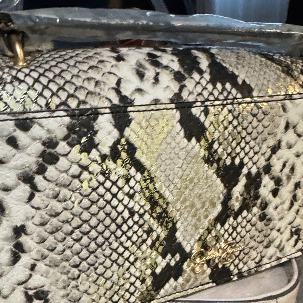 Jessica Simpson Black and Cream Snakeskin Shoulder Bag - Picture 4 of 5